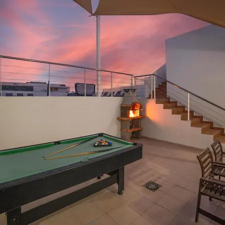 Velero Villa