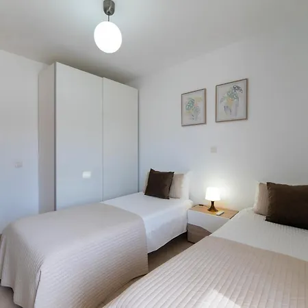 Velero Villa